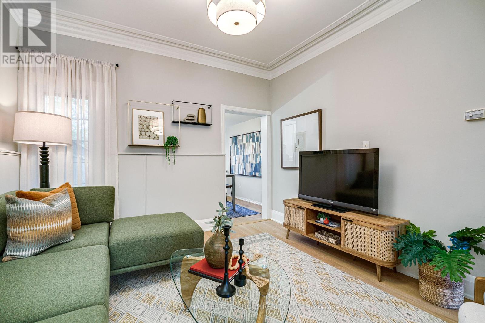 14 Austin Avenue, Toronto, Ontario  M4M 1V6 - Photo 8 - E13148508