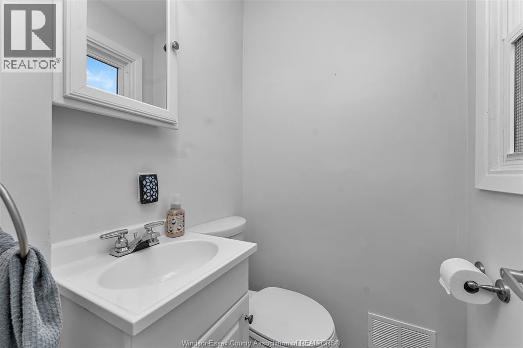 305 Edgewater Boulevard, Tecumseh, Ontario  N8N 2G9 - Photo 26 - 26011541
