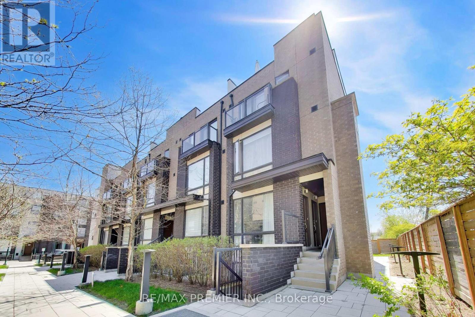 141 - 34 FIELDWAY ROAD, Toronto, Ontario