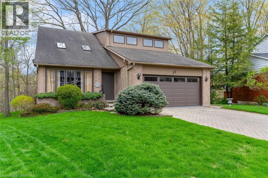 11 CRAWFORD Court, Dundas, Ontario