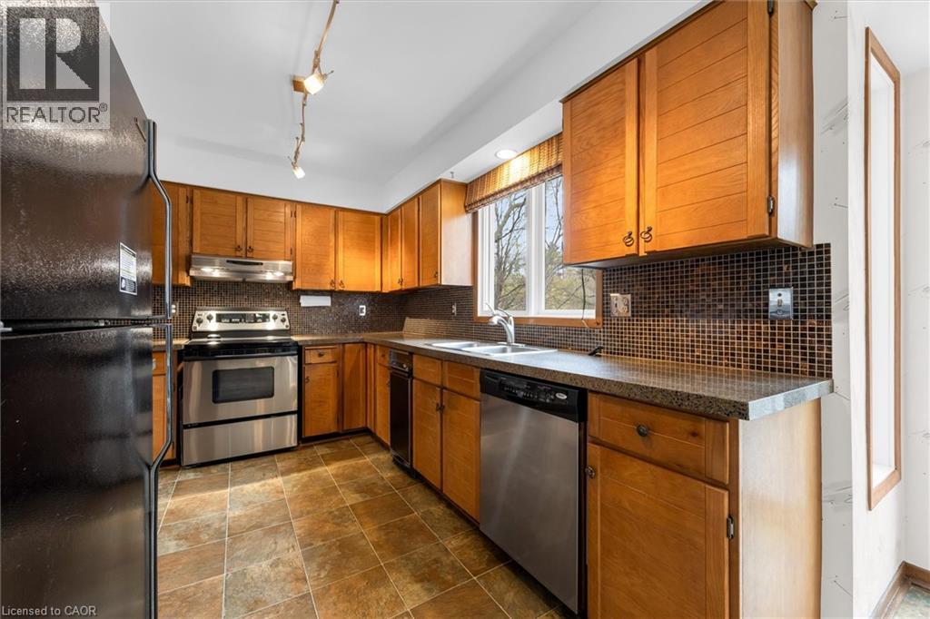 11 Crawford Court, Dundas, Ontario  L9H 6G2 - Photo 13 - 40824939