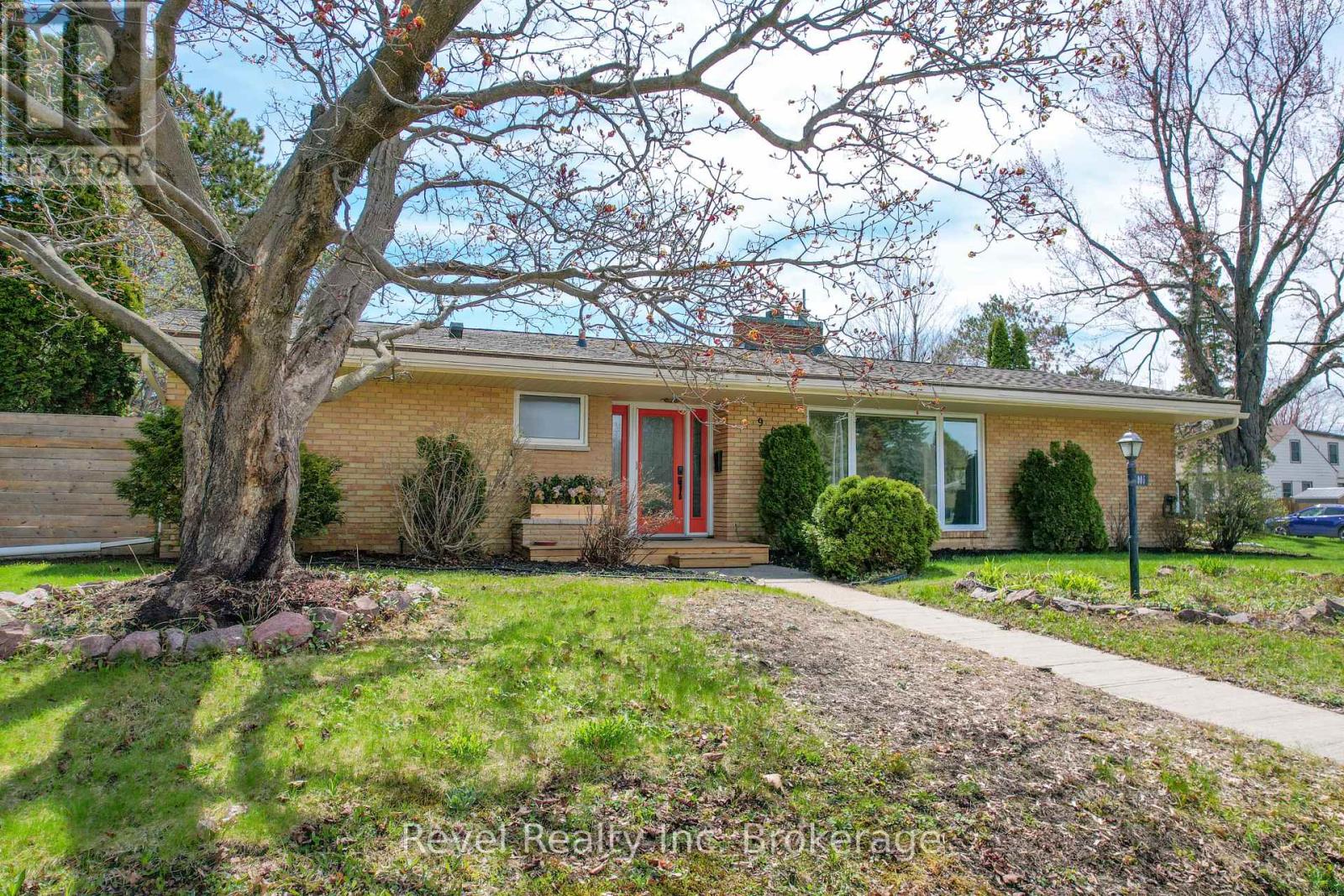 905 Pinewood Road, North Bay, Ontario  P1B 4P2 - Photo 3 - X13142126