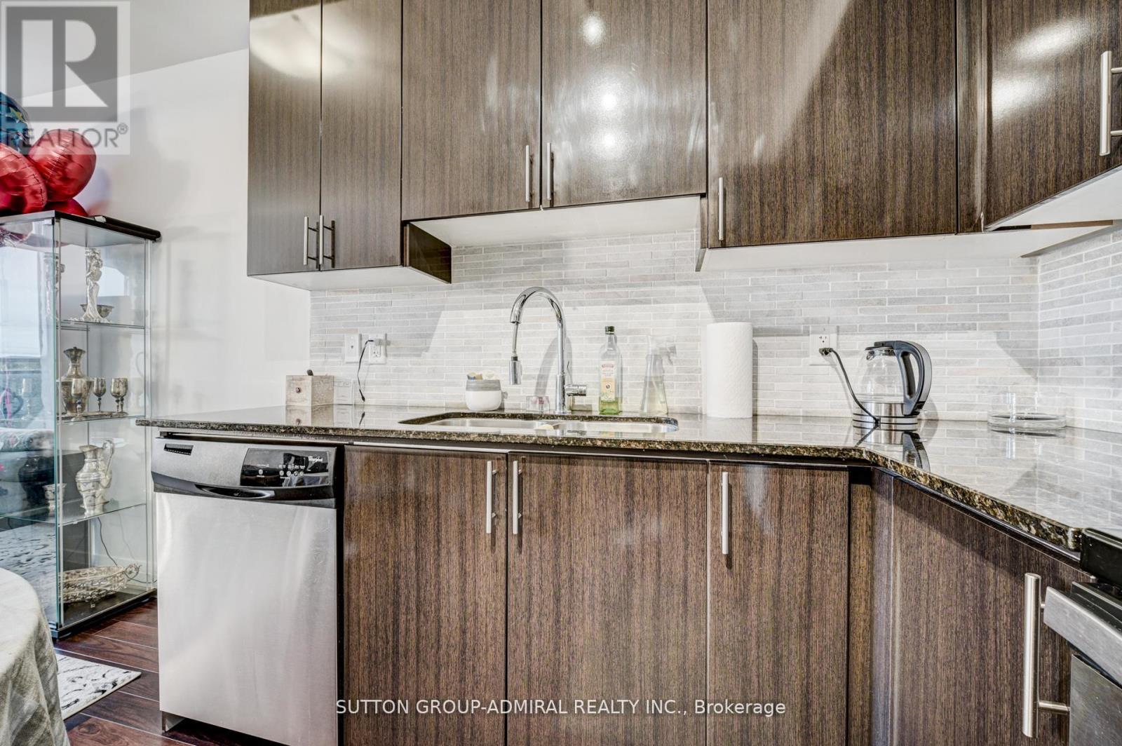 512 - 75 North Park Road, Vaughan, Ontario  L4J 0H8 - Photo 14 - N13148140