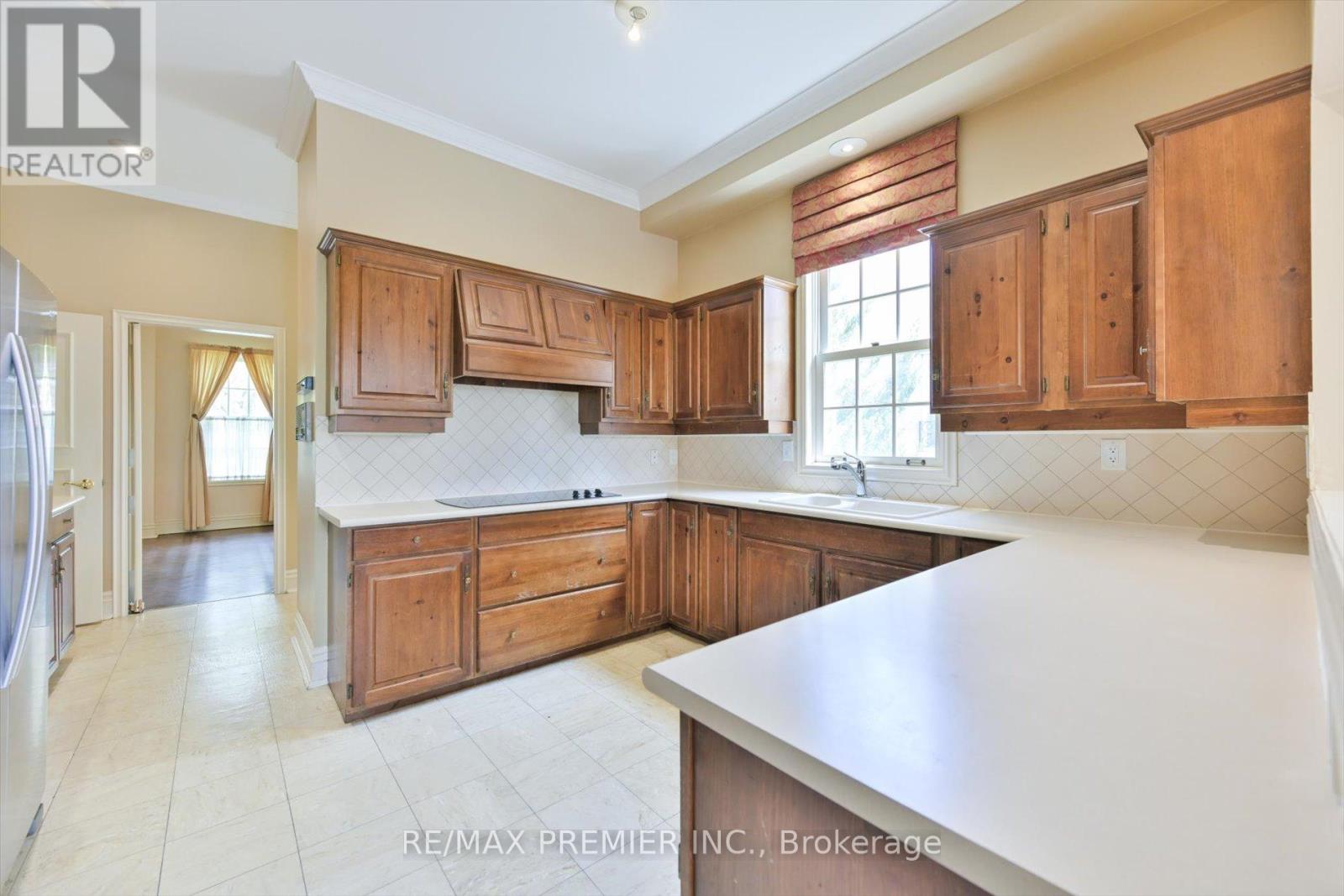 25 Highgrove Crescent, Richmond Hill, Ontario  L4C 7W9 - Photo 13 - N13148166