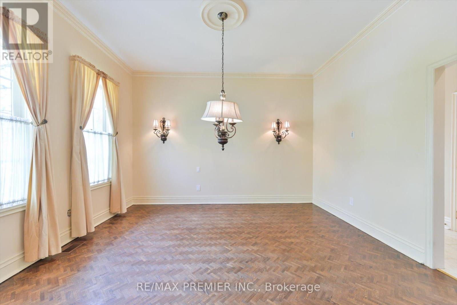 25 Highgrove Crescent, Richmond Hill, Ontario  L4C 7W9 - Photo 5 - N13148166