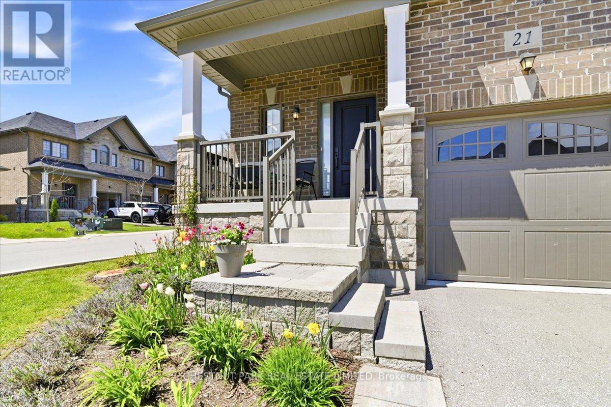 21 Harry Thornton Lane, Uxbridge, Ontario  L9P 0E9 - Photo 2 - N13148298