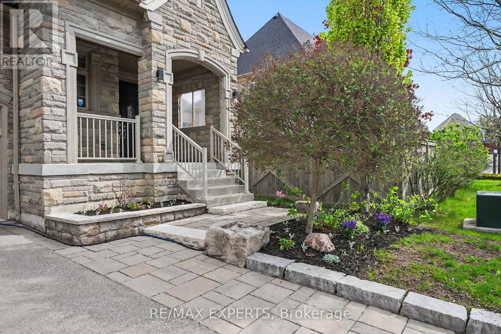 4 Sim Hill Crescent, King, Ontario  L7B 0C4 - Photo 3 - N13148312