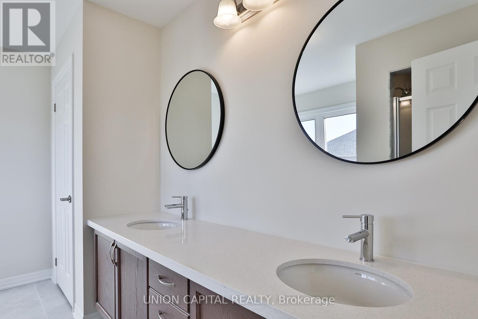 47 Donald Ingram Crescent, Georgina, Ontario  L4P 0S3 - Photo 21 - N13148440