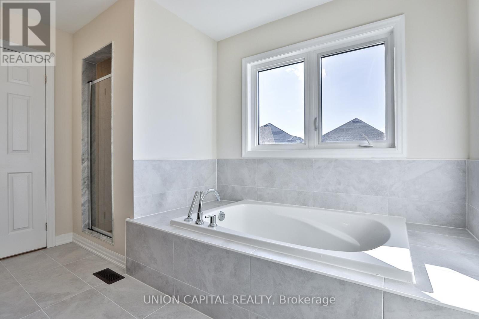47 Donald Ingram Crescent, Georgina, Ontario  L4P 0S3 - Photo 22 - N13148440