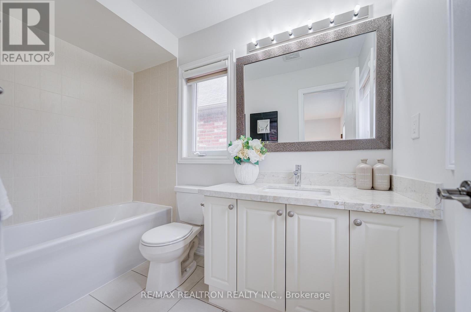 44 Luisa Street, Bradford West Gwillimbury, Ontario  L3Z 0P2 - Photo 33 - N13148462