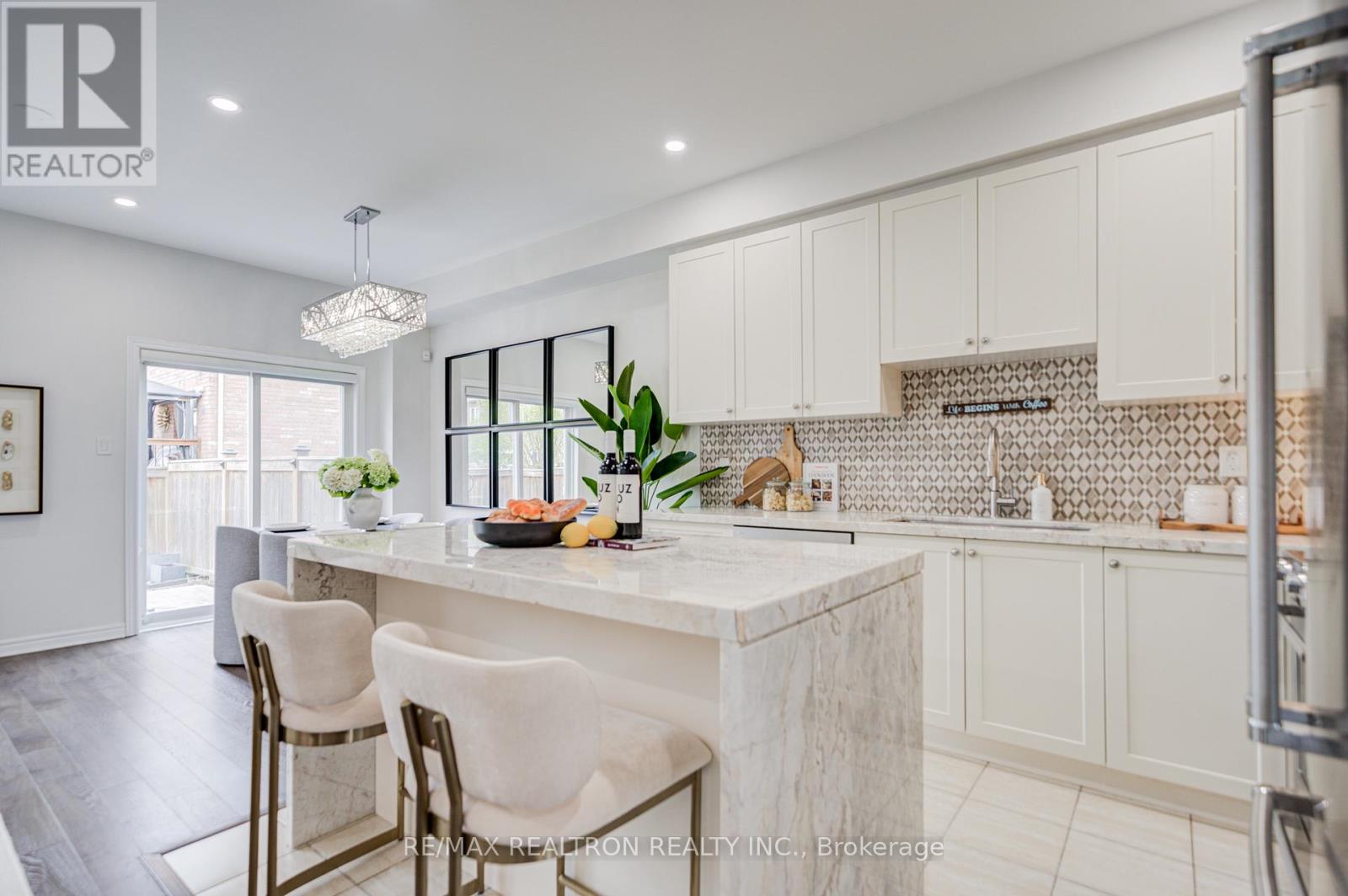 44 Luisa Street, Bradford West Gwillimbury, Ontario  L3Z 0P2 - Photo 6 - N13148462