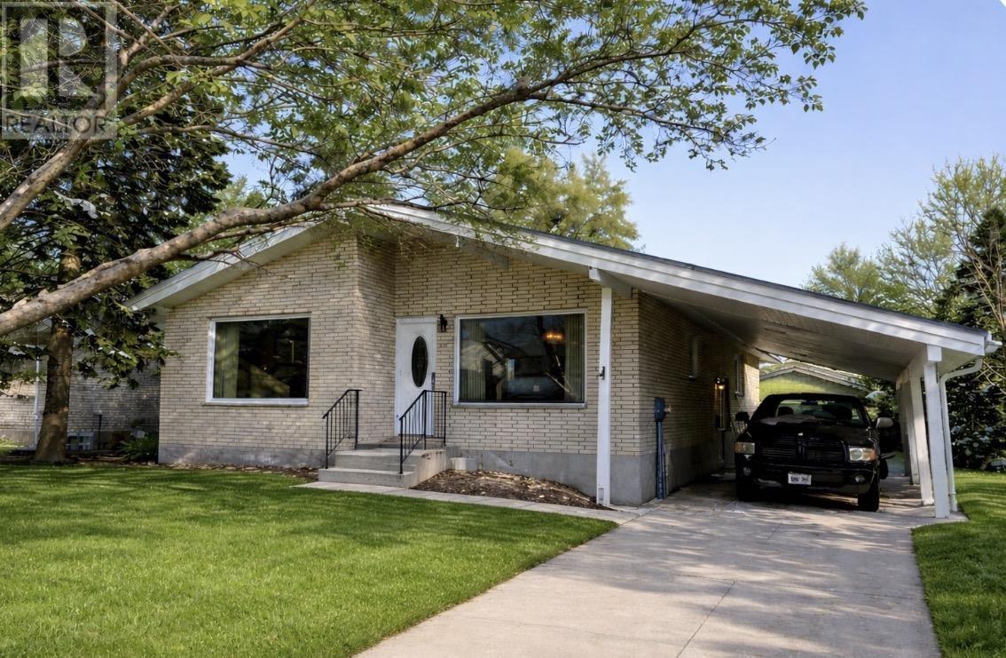 132 Dell Ave, Sault Ste. Marie, Ontario  P6A 5R6 - Photo 1 - SM260214