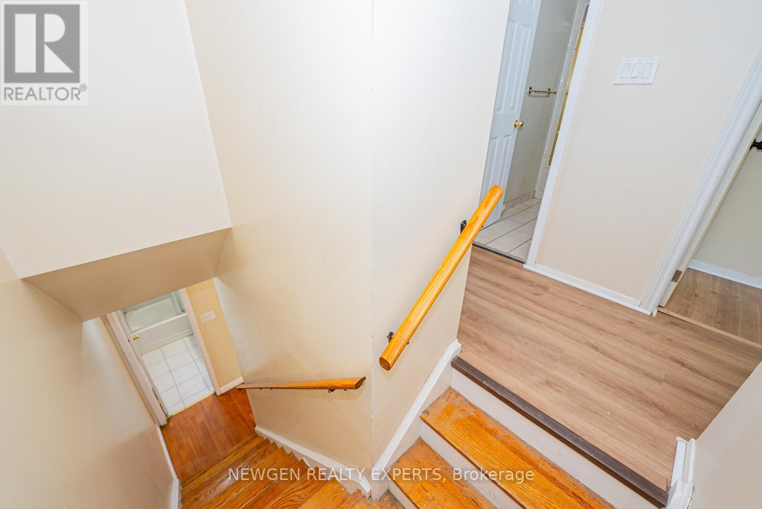 27 Briar Path, Brampton, Ontario L6T 2A2 - Photo 4 - W13148120