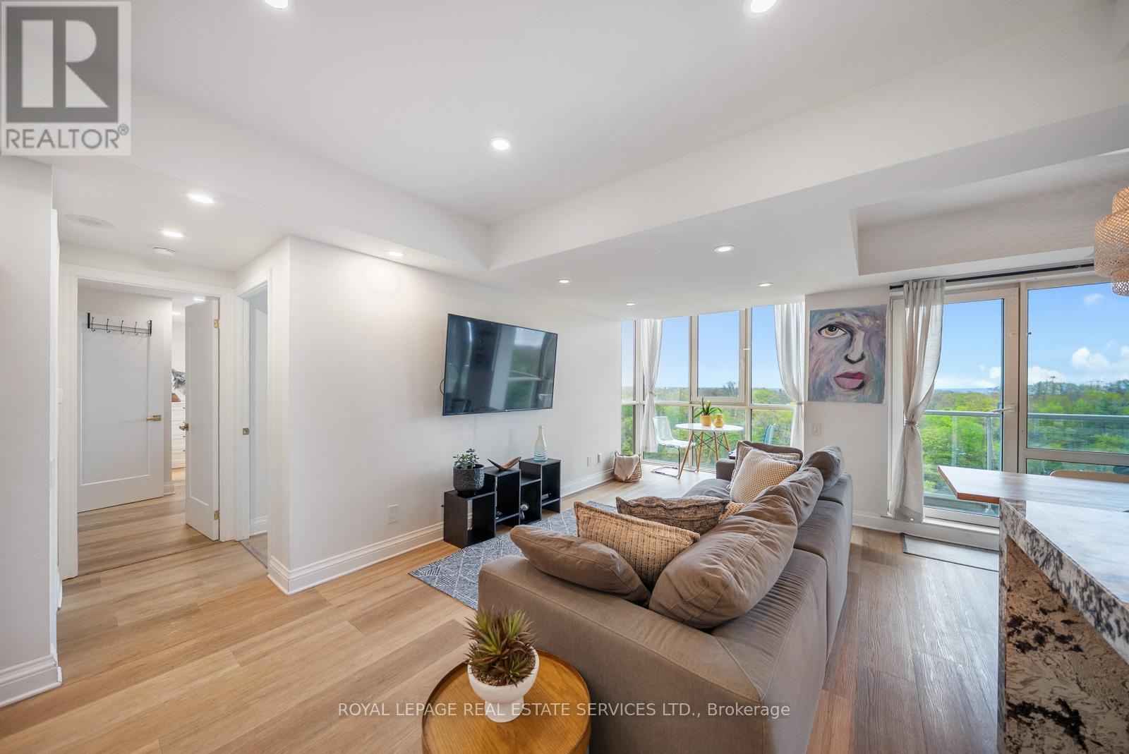 703 - 50 Old Mill Road, Oakville, Ontario  L6J 7W1 - Photo 5 - W13148192