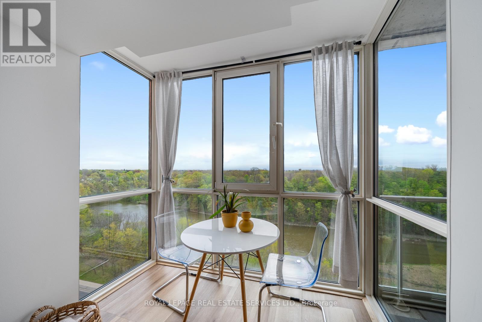 703 - 50 Old Mill Road, Oakville, Ontario  L6J 7W1 - Photo 6 - W13148192