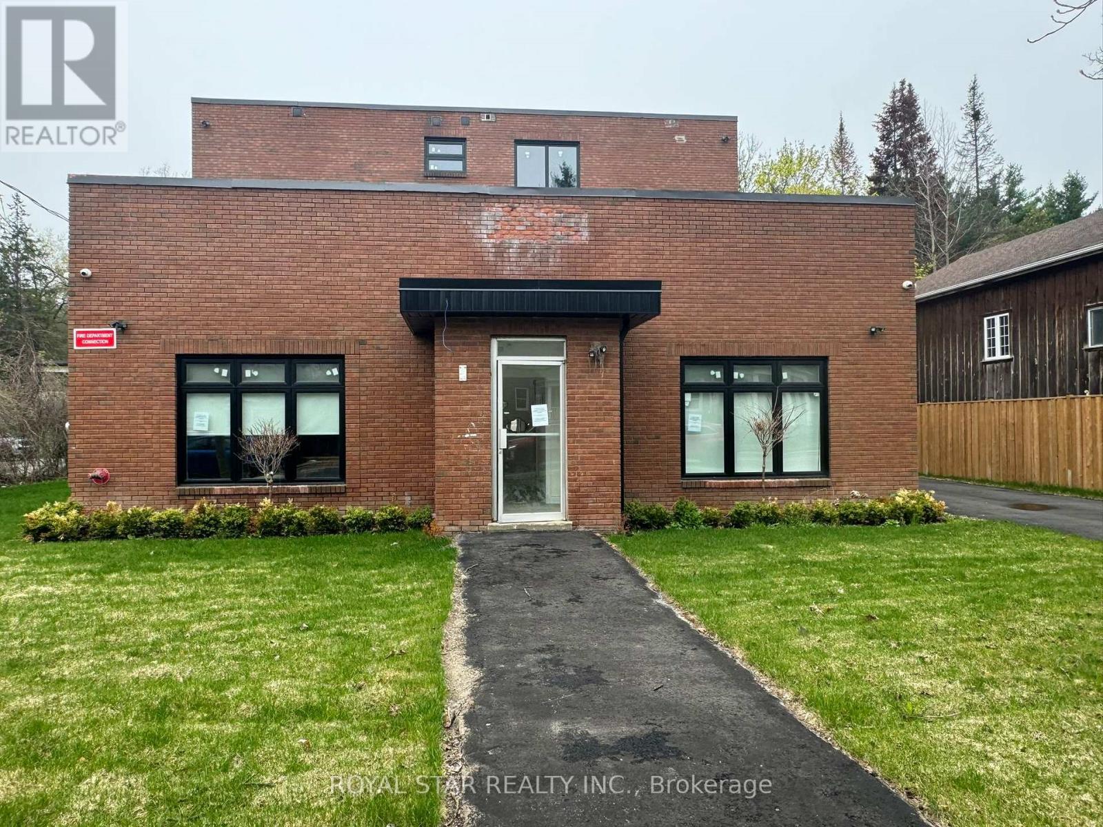 504 Guelph Street, Halton Hills, Ontario  L0P 1K0 - Photo 10 - W13148234