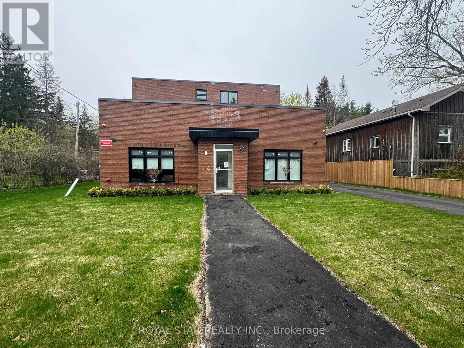 504 Guelph Street, Halton Hills, Ontario  L0P 1K0 - Photo 6 - W13148234