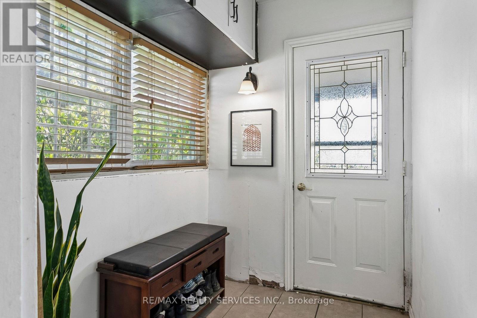 30 Eastern Avenue, Brampton, Ontario  L6W 1X6 - Photo 4 - W13148270
