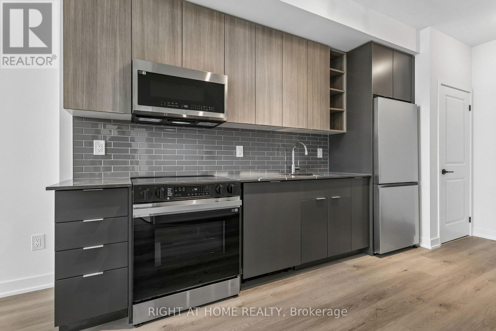 402 - 2075 Lakeshore Road, Burlington, Ontario L7R 1E2 - Photo 6 - W13148434