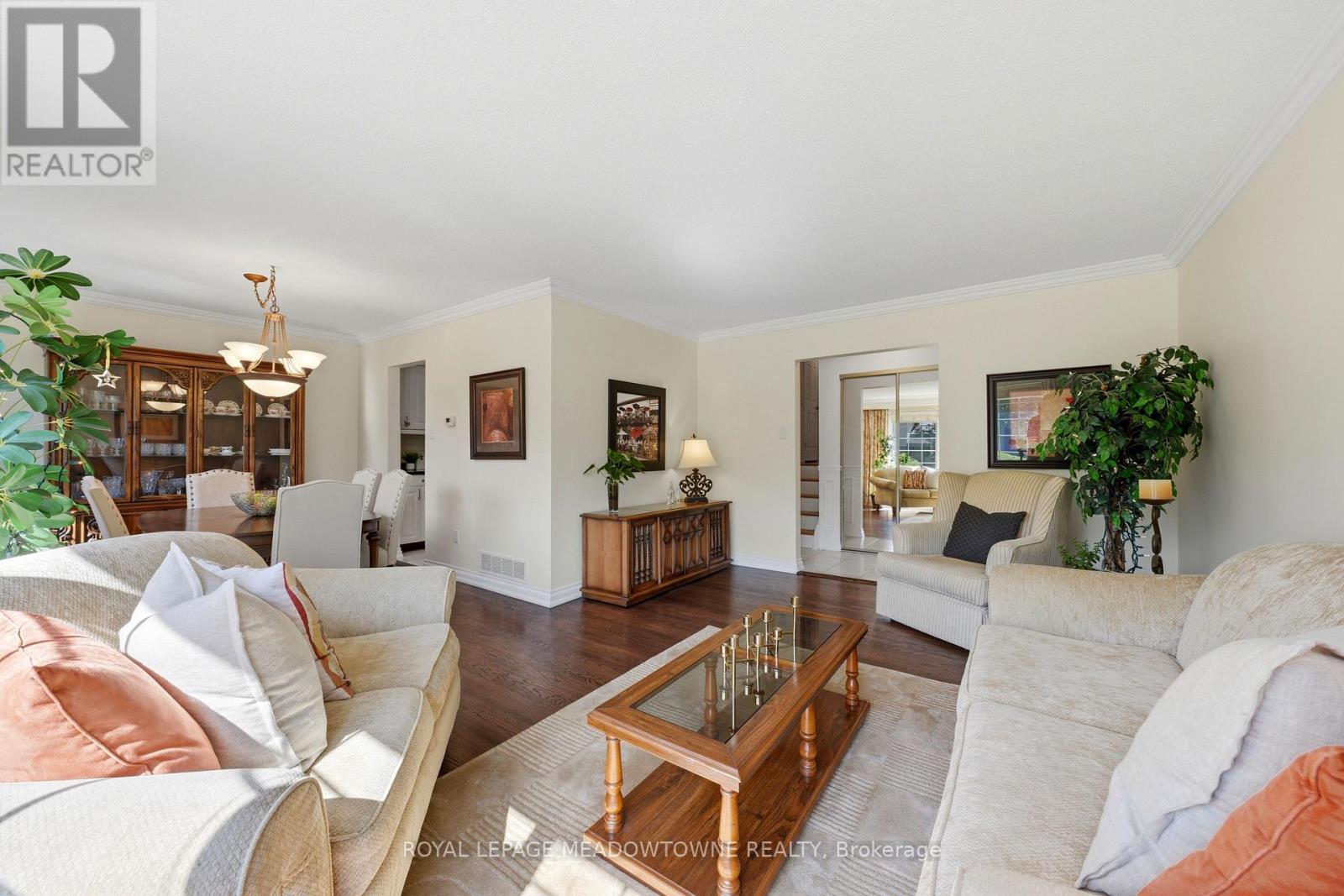 12 Heather Court, Halton Hills, Ontario  L7G 2R6 - Photo 7 - W13148444