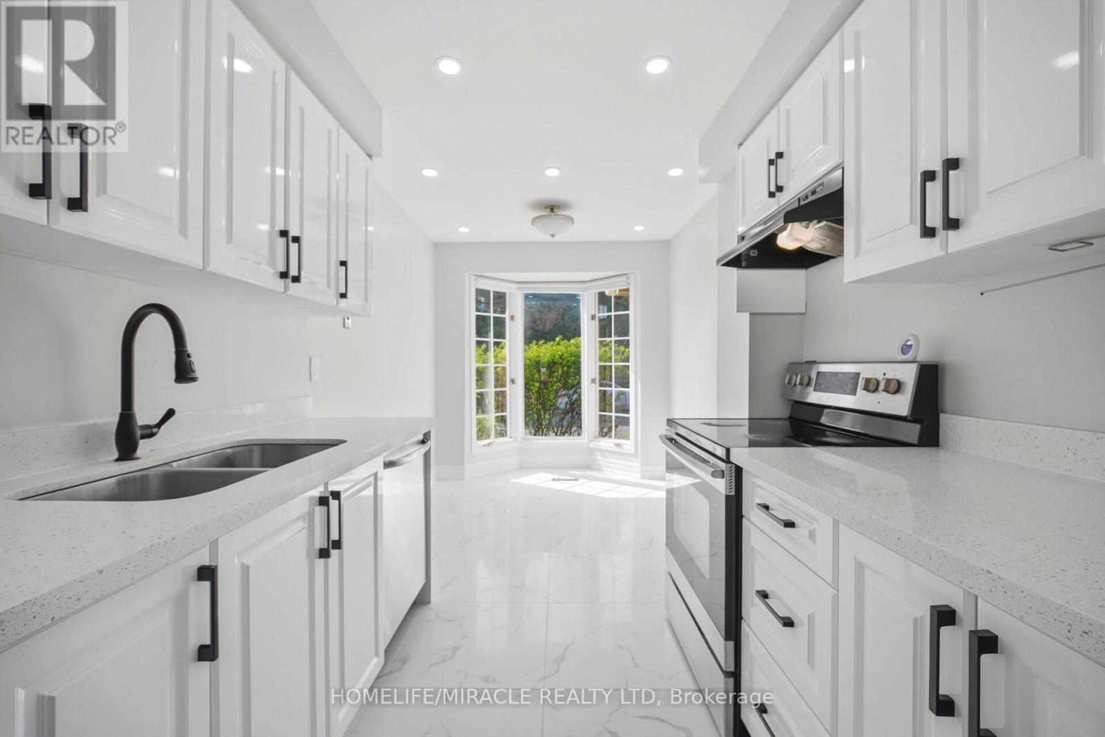 18 - 35 Ceremonial Drive, Mississauga, Ontario L5R 3G6 - Photo 8 - W13148500