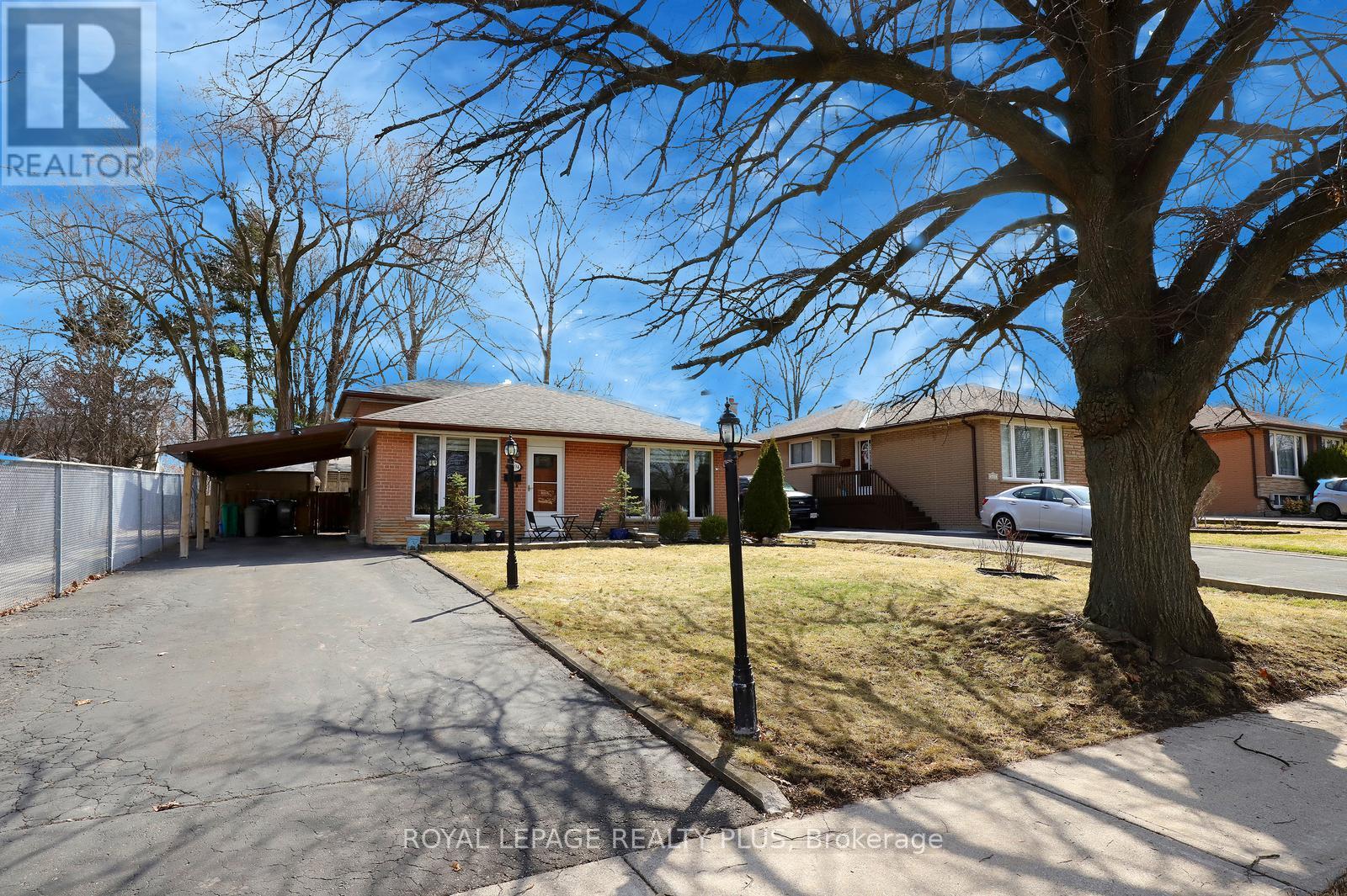 2694 Truscott Drive, Mississauga, Ontario  L5J 2B7 - Photo 3 - W13148524
