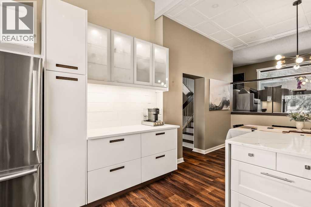 99 Brae Glen Lane SW, Calgary, Alberta  T2W 1B6 - Photo 14 - A2312701