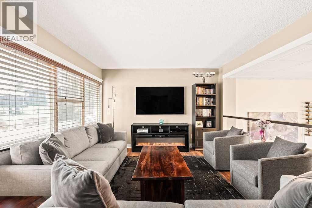 99 Brae Glen Lane SW, Calgary, Alberta  T2W 1B6 - Photo 16 - A2312701
