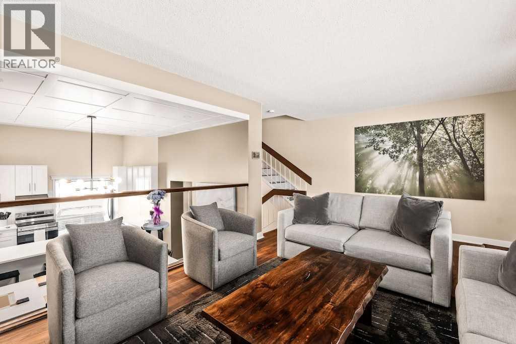 99 Brae Glen Lane SW, Calgary, Alberta  T2W 1B6 - Photo 18 - A2312701