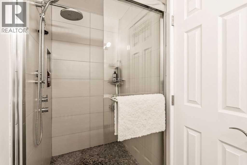 99 Brae Glen Lane SW, Calgary, Alberta  T2W 1B6 - Photo 24 - A2312701