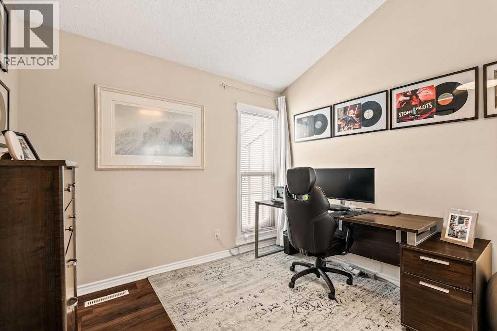 99 Brae Glen Lane SW, Calgary, Alberta  T2W 1B6 - Photo 25 - A2312701