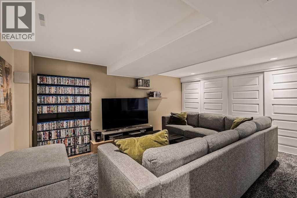 99 Brae Glen Lane SW, Calgary, Alberta  T2W 1B6 - Photo 30 - A2312701