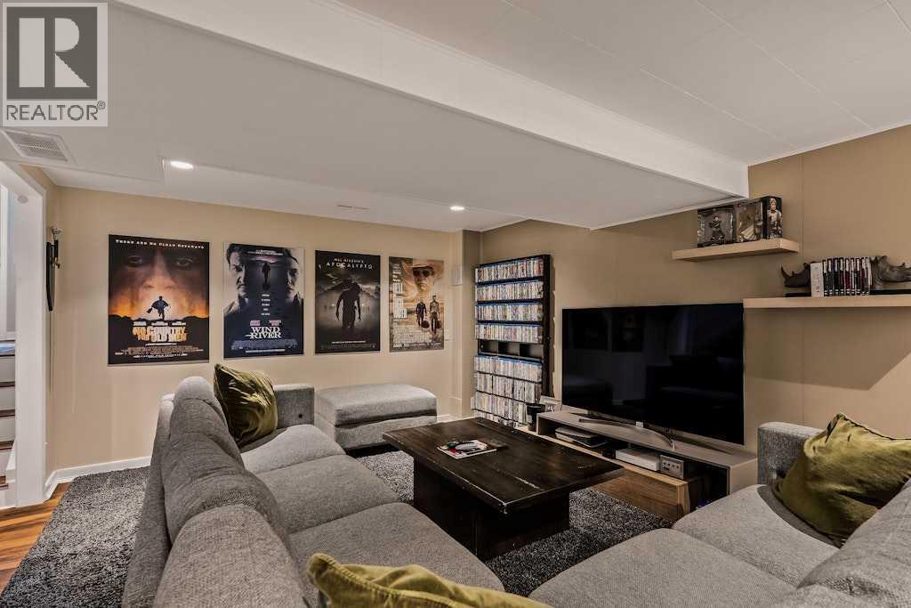 99 Brae Glen Lane SW, Calgary, Alberta  T2W 1B6 - Photo 31 - A2312701