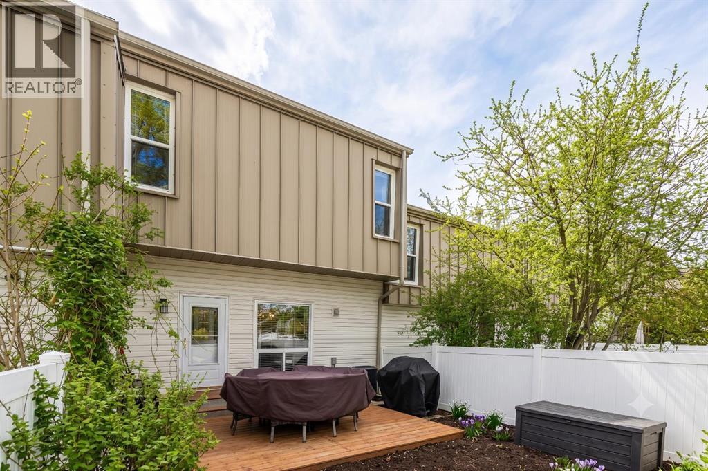 99 Brae Glen Lane SW, Calgary, Alberta  T2W 1B6 - Photo 35 - A2312701