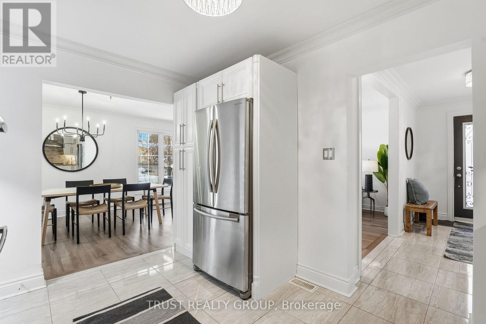 9 Del Ria Drive, Toronto, Ontario  M6L 1L9 - Photo 19 - W13146586