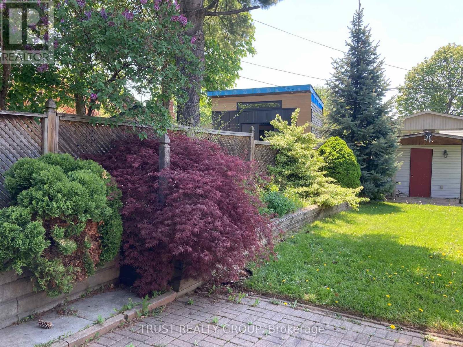 9 Del Ria Drive, Toronto, Ontario  M6L 1L9 - Photo 39 - W13146586