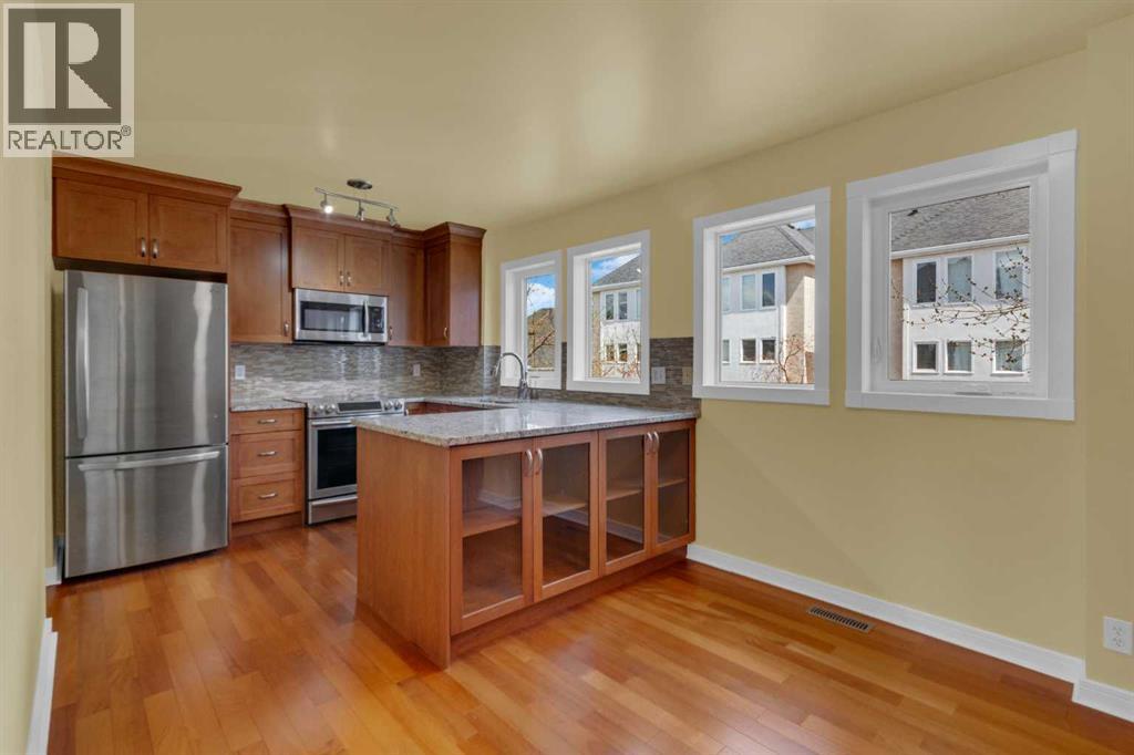 87 Candle Terrace SW, Calgary, Alberta  T2W 6G7 - Photo 8 - A2297042