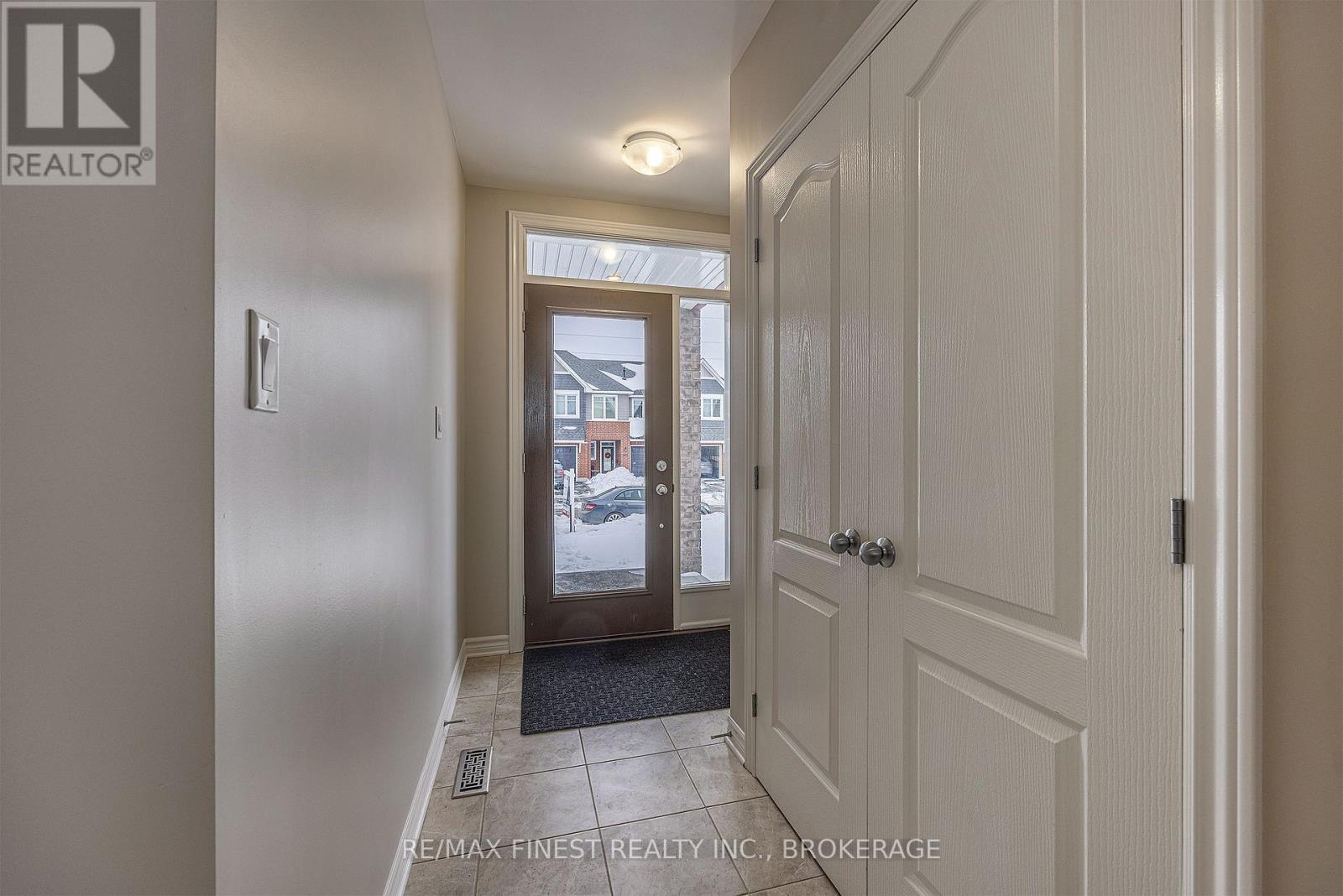 1113 Barrow Avenue, Kingston, Ontario  K7M 0G4 - Photo 2 - X13148668
