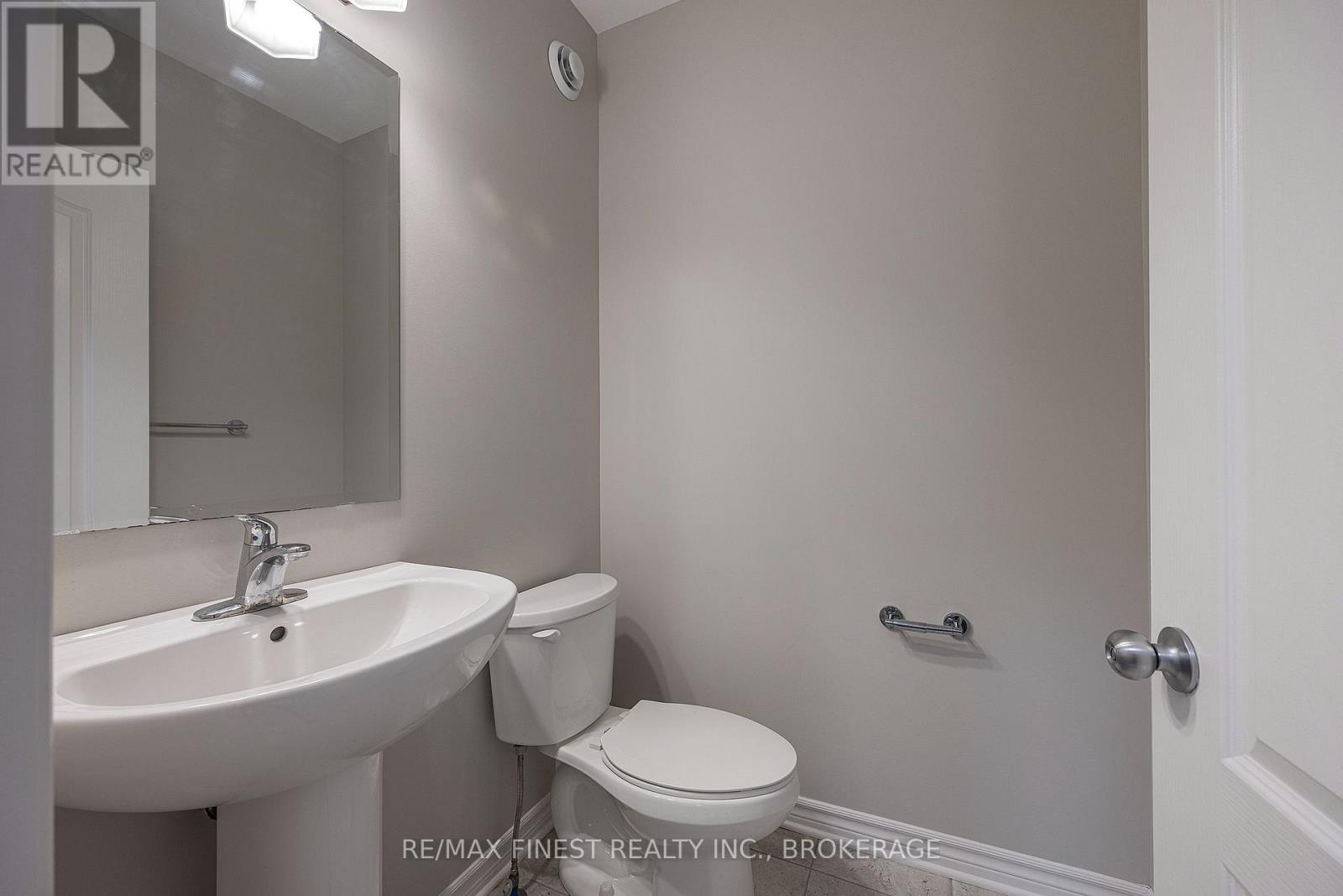 1113 Barrow Avenue, Kingston, Ontario  K7M 0G4 - Photo 4 - X13148668