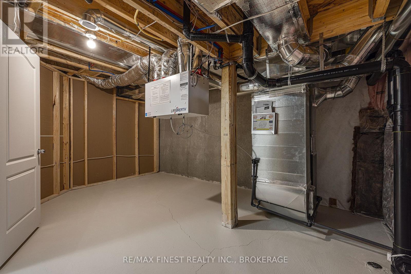 1113 Barrow Avenue, Kingston, Ontario  K7M 0G4 - Photo 46 - X13148668