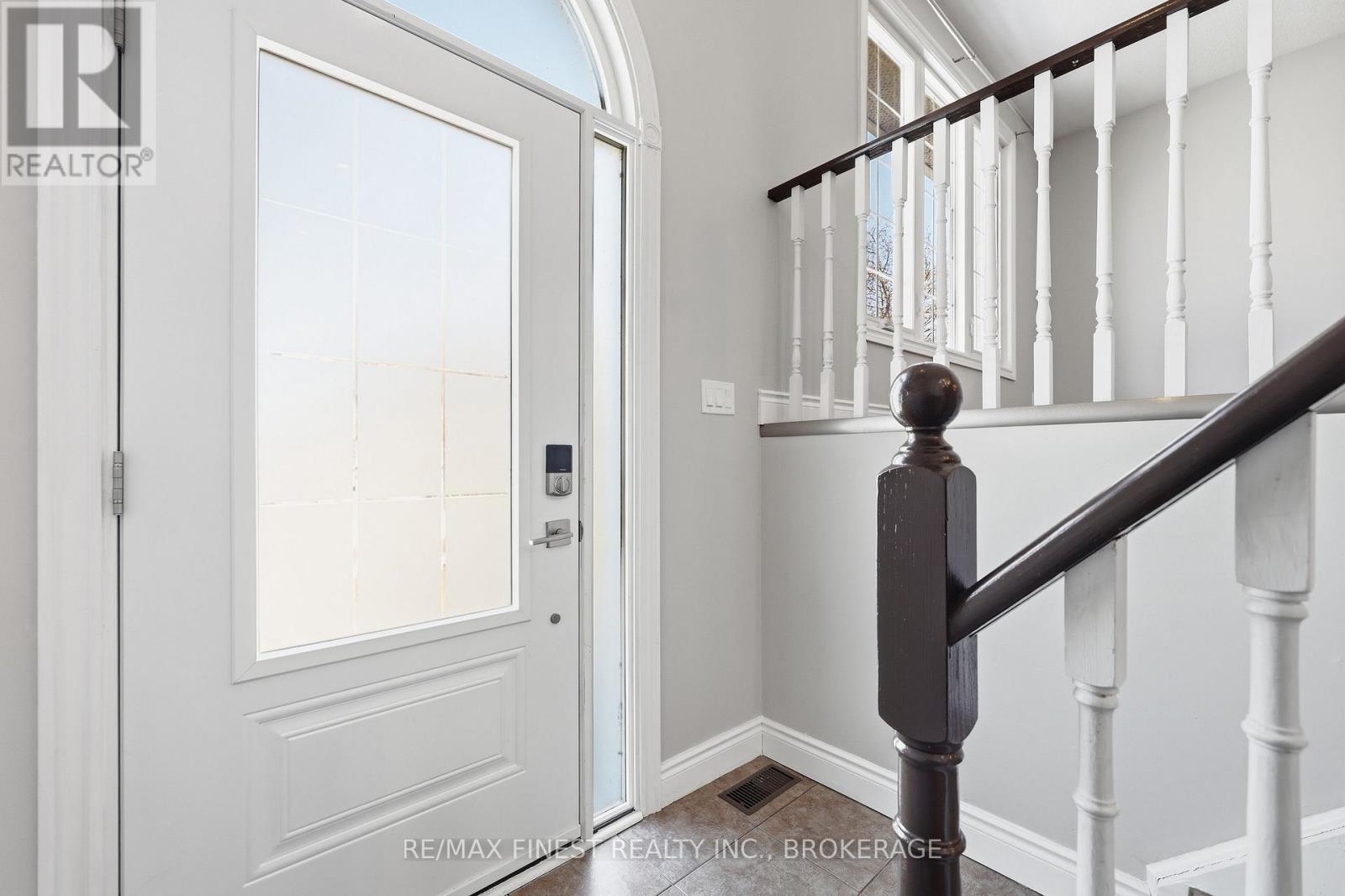 295 Owens Crescent, Kingston, Ontario  K7M 8G9 - Photo 4 - X13148672