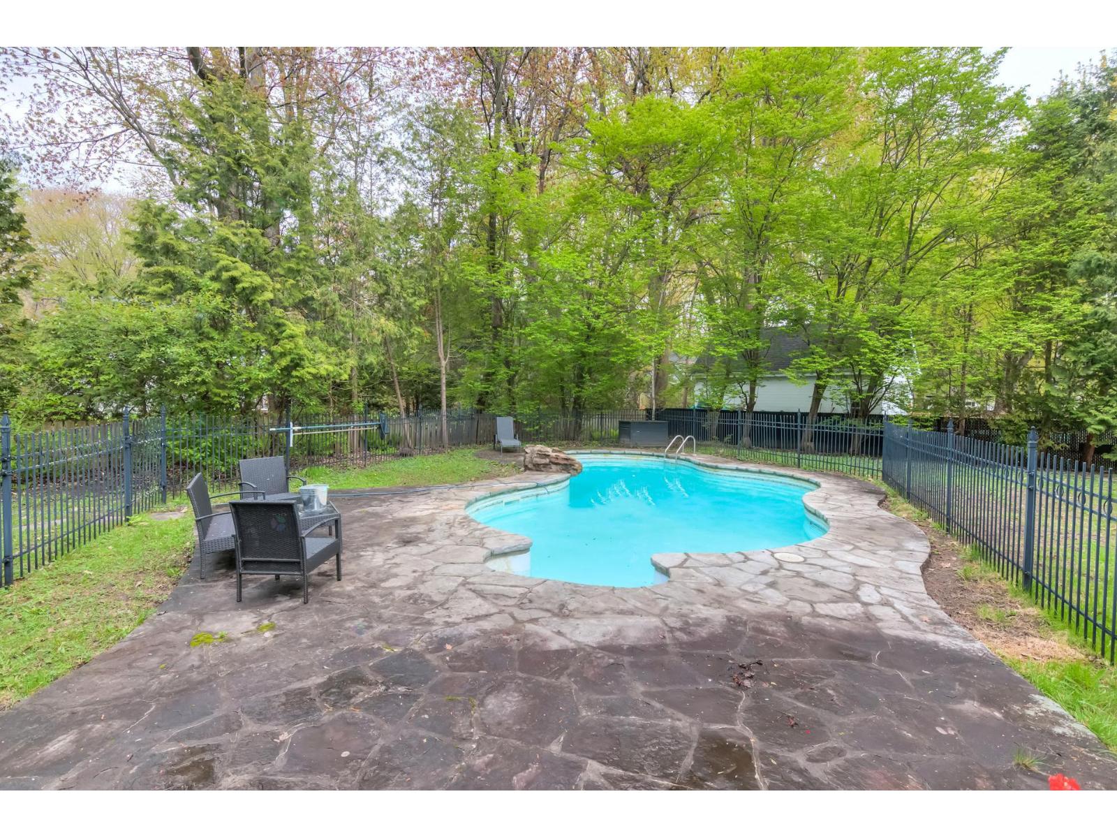 29 Av. Elmwood Senneville Quebec Canada H9X1T6 2