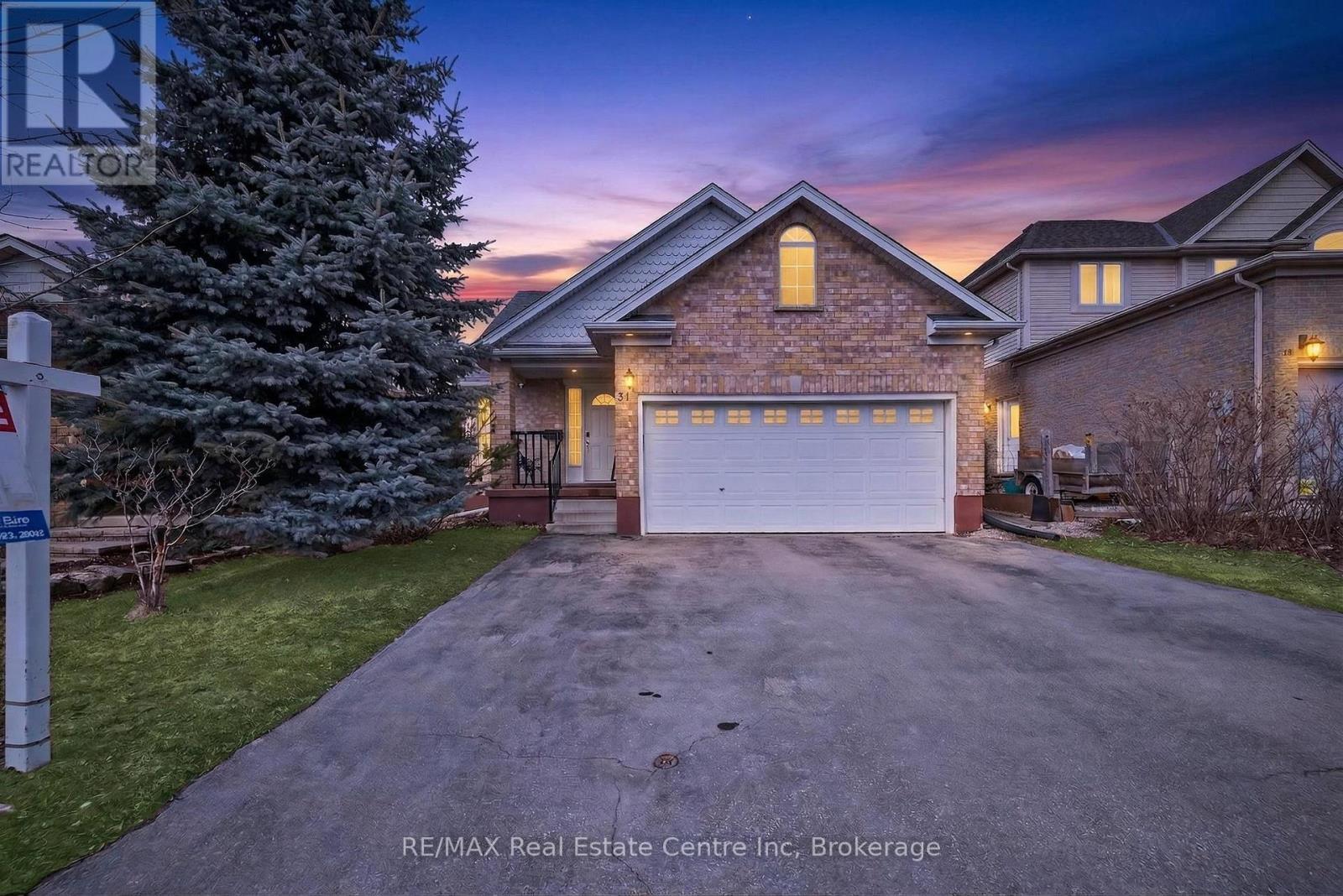 91 Flaherty Drive, Guelph, Ontario  N1K 1Y7 - Photo 4 - X13148636