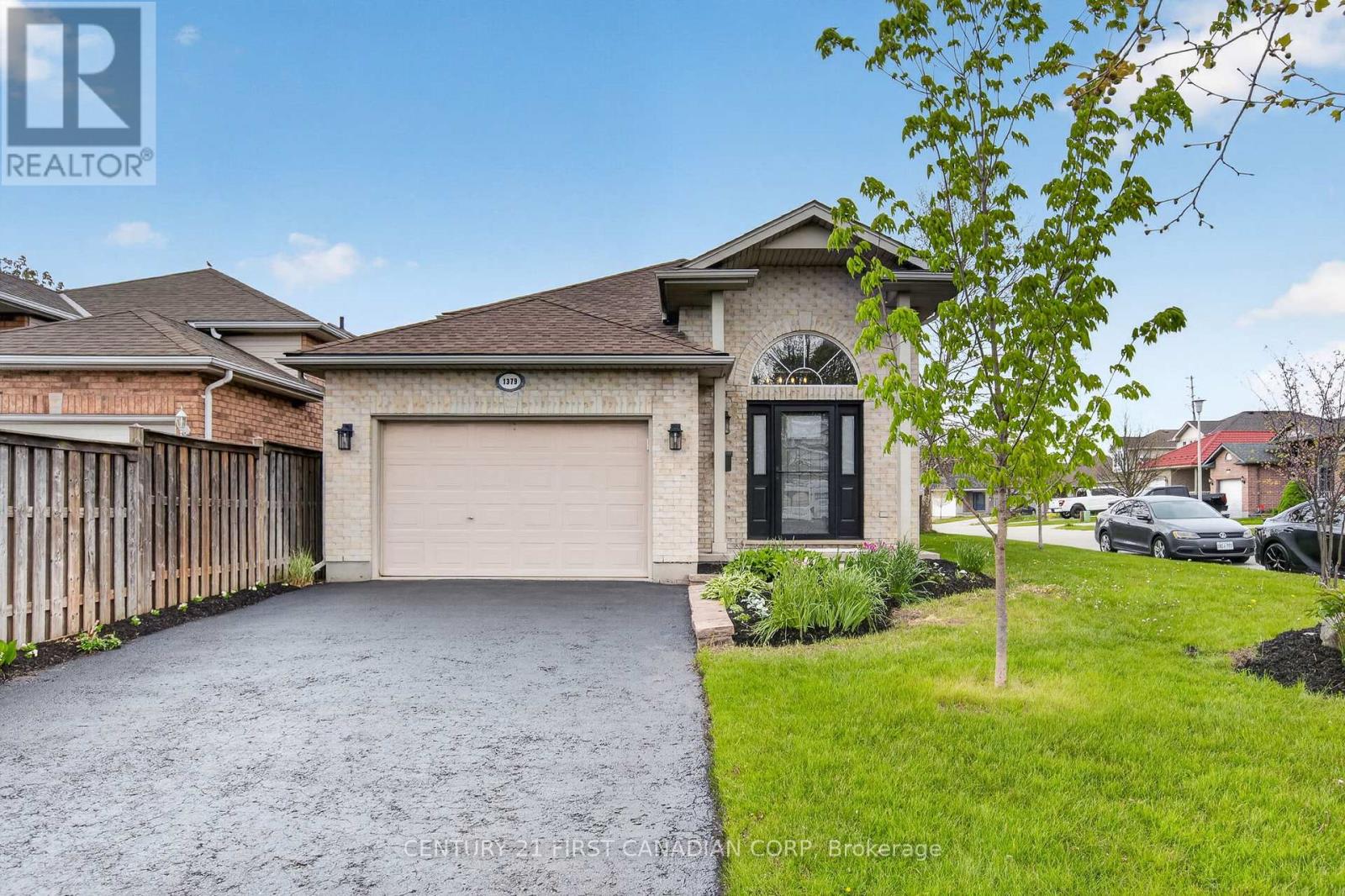$574,9001379 Aspenridge Crescent, London East, Ontario