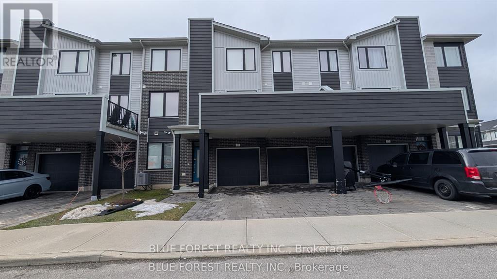 17 - 177 Edgevalley Road, London East, Ontario  N5V 0C5 - Photo 1 - X13148736