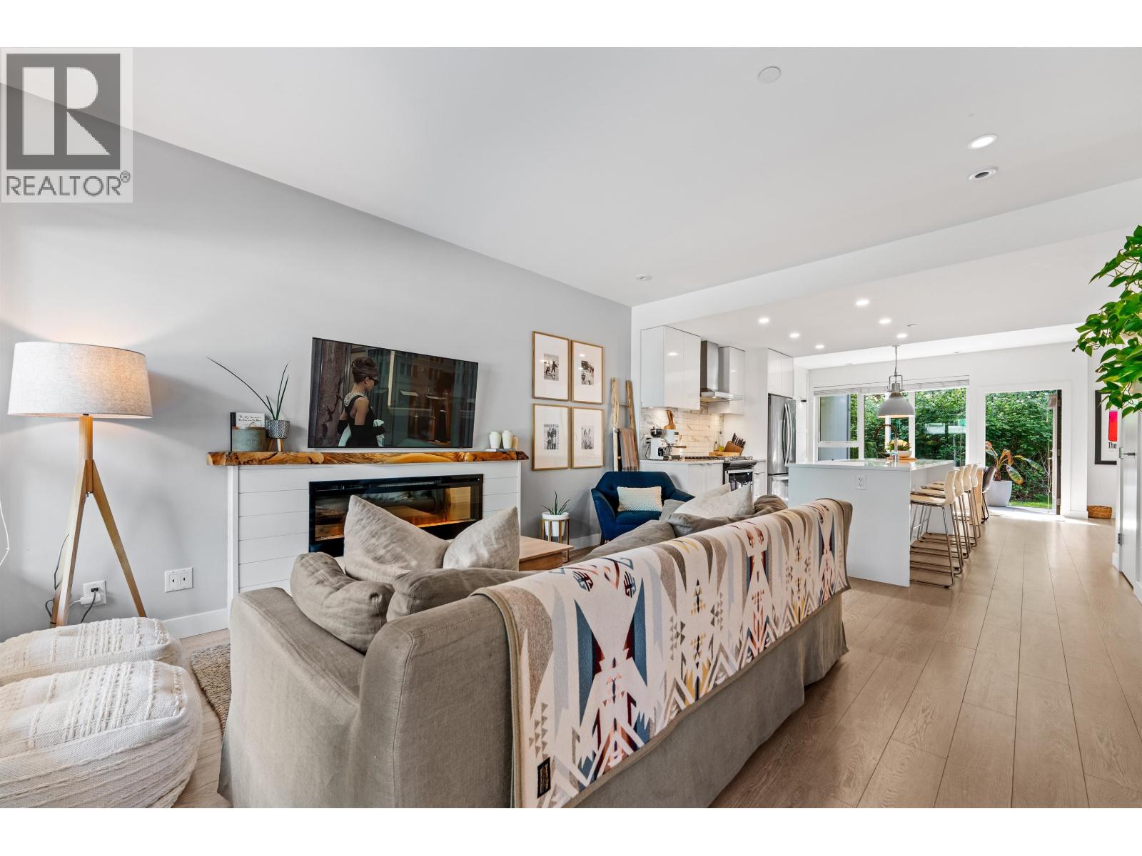 23 3596 Salal Drive, North Vancouver, British Columbia  V7G 0A9 - Photo 3 - R3125485
