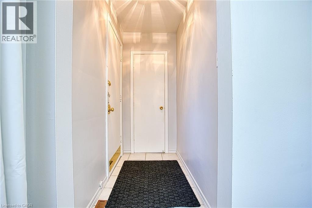 39 Chester Road, Stoney Creek, Ontario  L8E 1X8 - Photo 5 - 40830844