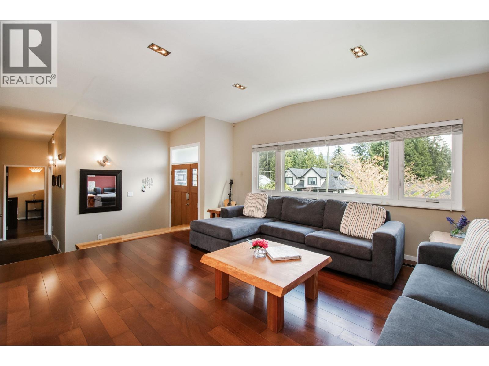 2175 Greylynn Crescent, North Vancouver, British Columbia  V7J 2X6 - Photo 8 - R3125511
