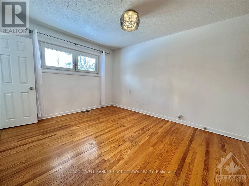 33 Wallford Way, Ottawa, Ontario  K2E 6B1 - Photo 11 - X13148560