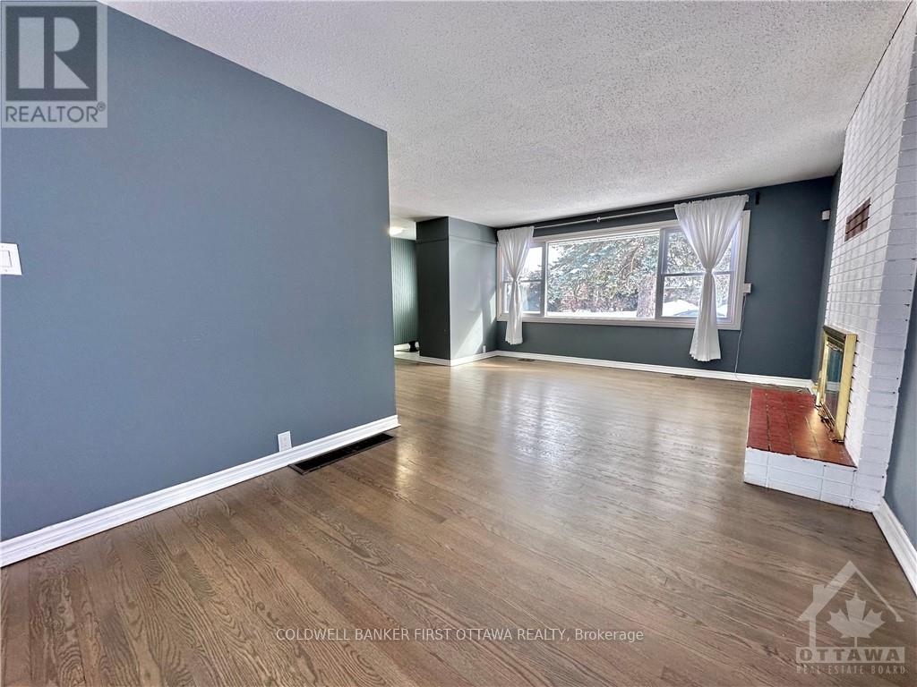 33 Wallford Way, Ottawa, Ontario  K2E 6B1 - Photo 5 - X13148560